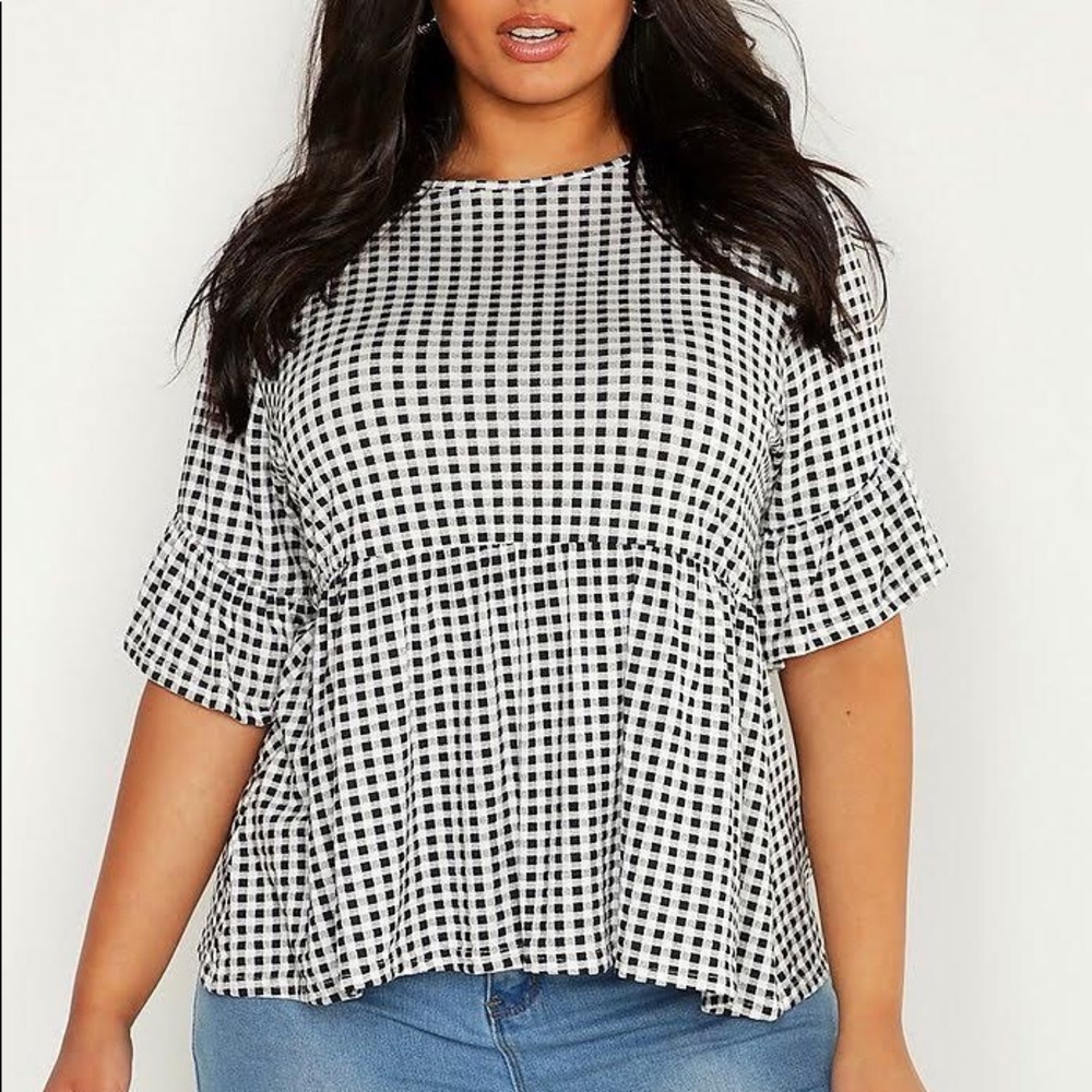 NWT Boohoo Plus Gingham Smock Top